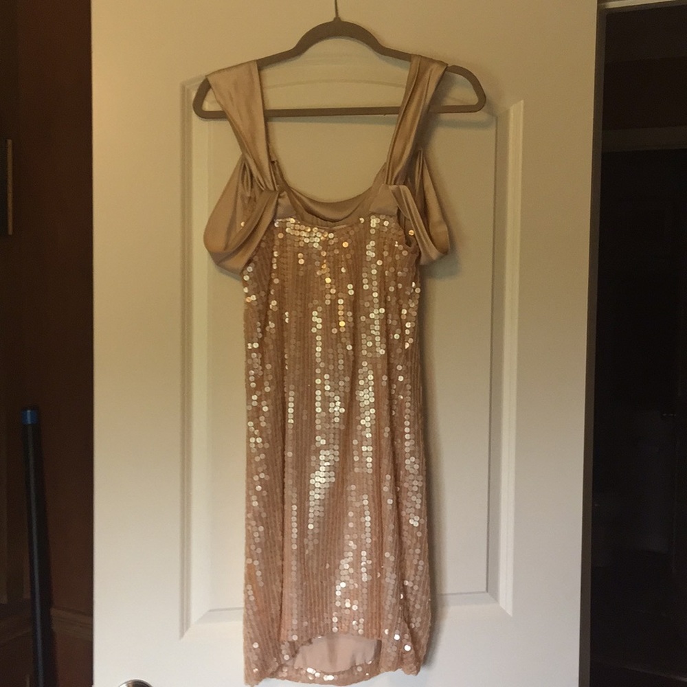 Dress - Picture 3 of 4